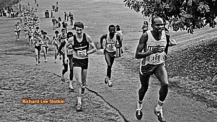 Henry Rono leads pack.