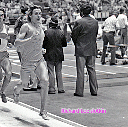 McCHesney leads Hunt 1980
